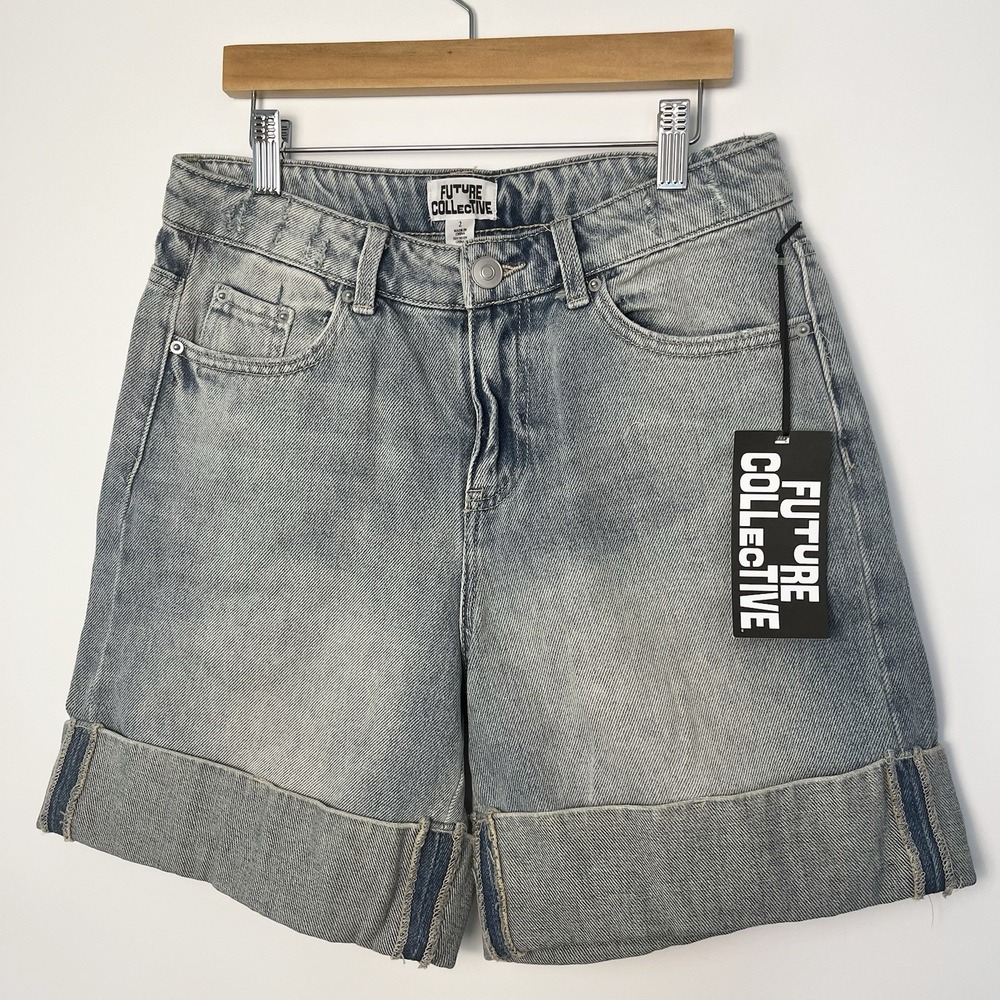 Future Collective Women's High-Rise Jean Shorts Size 2 Light Wash NWT